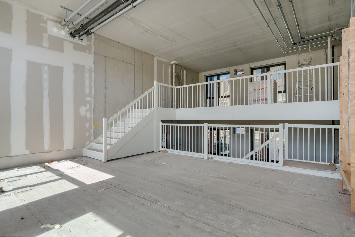 View photo 2 of Amstelstroomlaan 180-192