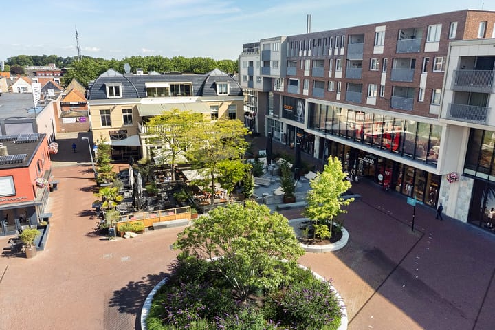 Foto 2 van Raadhuisplein 56