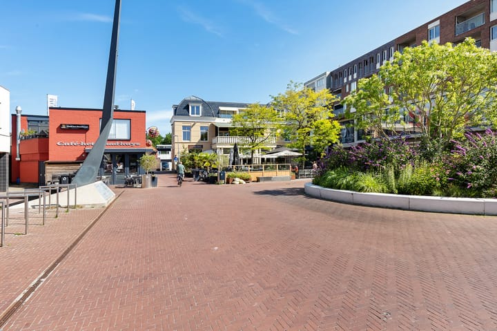 Foto 24 van Raadhuisplein 56