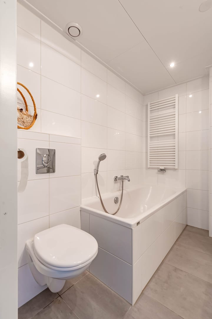 Photo 49 of Nynke van Hichtumwei 3