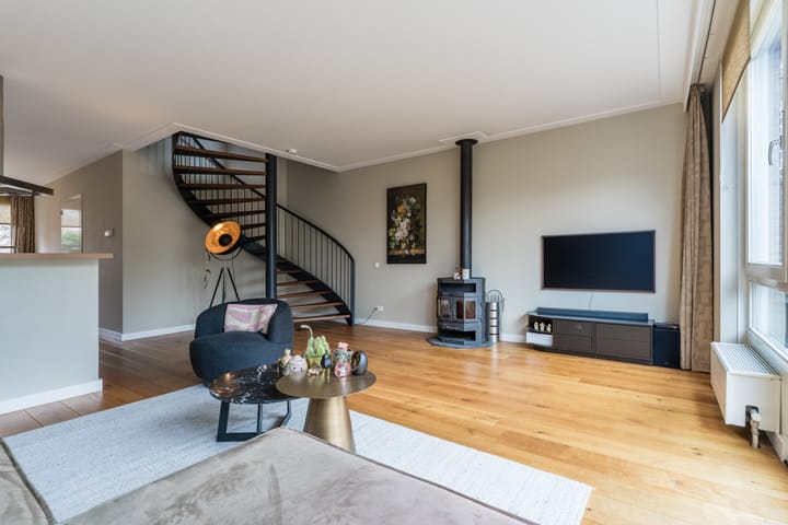 Foto 6 van van Erpstraat 64