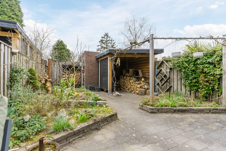 Foto 38 van van Erpstraat 64