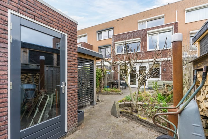 Foto 40 van van Erpstraat 64