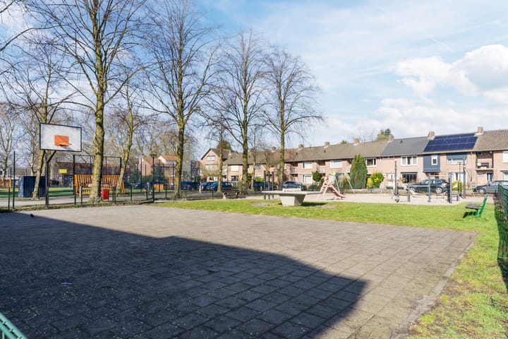 Foto 48 van van Erpstraat 64