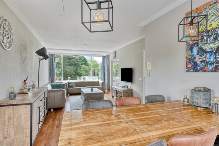 Foto 14 van Julianalaan 80