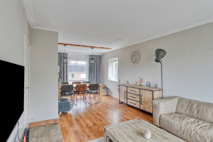 Foto 12 van Julianalaan 80