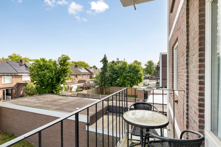 Foto 23 van Julianalaan 80