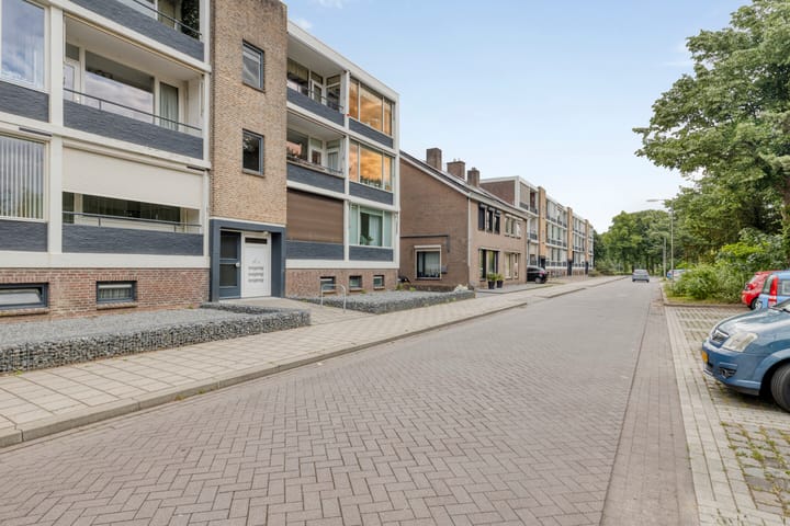 Foto 29 van Julianalaan 80