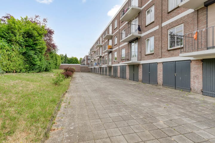 Foto 30 van Julianalaan 80