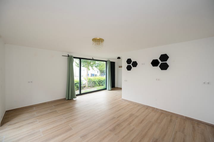 Foto 12 van Azorenweg 79