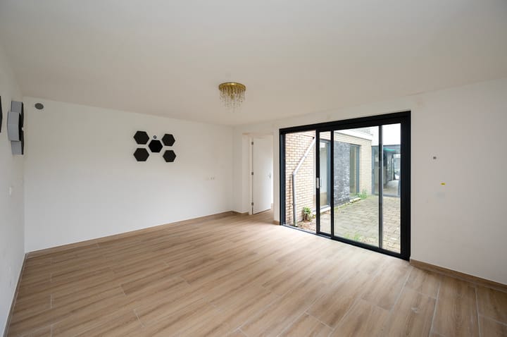 Foto 13 van Azorenweg 79