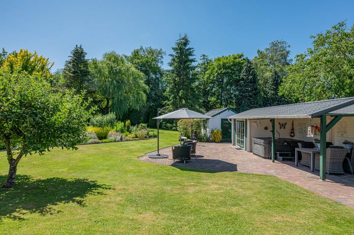 Photo 42 of Ericalaan 32