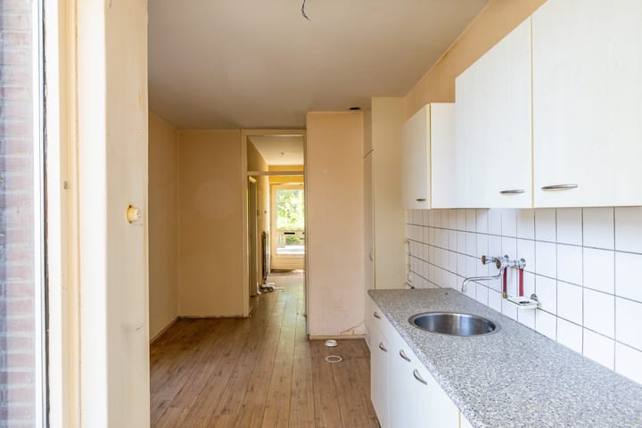 Foto 11 van Schorpioen 104