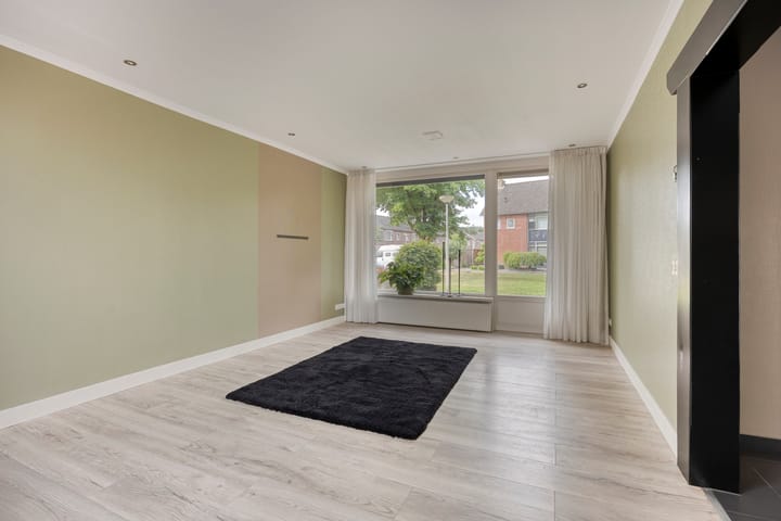 Photo 6 of Merelstraat 109