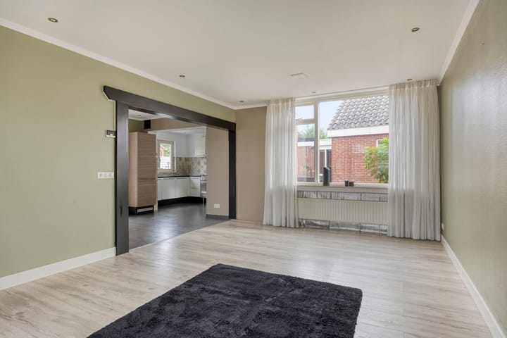 Photo 7 of Merelstraat 109