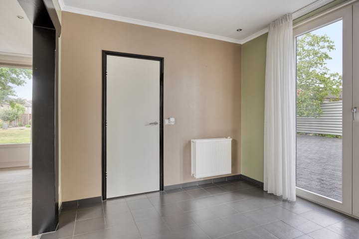 Photo 9 of Merelstraat 109