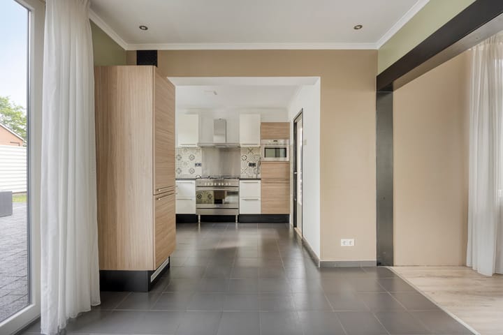 Photo 11 of Merelstraat 109