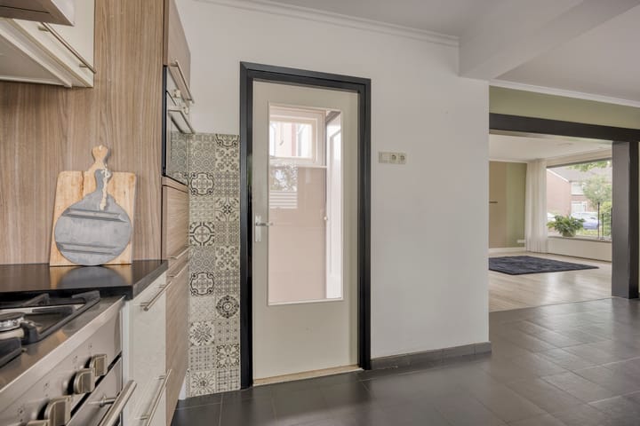 Photo 16 of Merelstraat 109