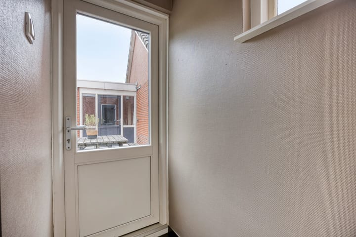 Photo 17 of Merelstraat 109