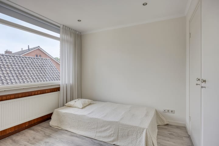 Photo 25 of Merelstraat 109