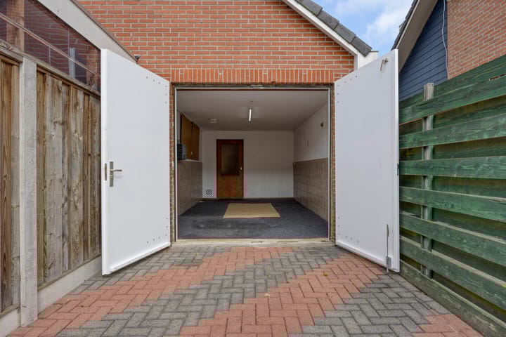 Photo 35 of Merelstraat 109