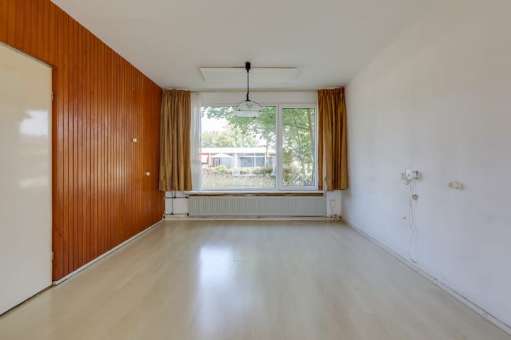 Photo 8 of Leliestraat 5