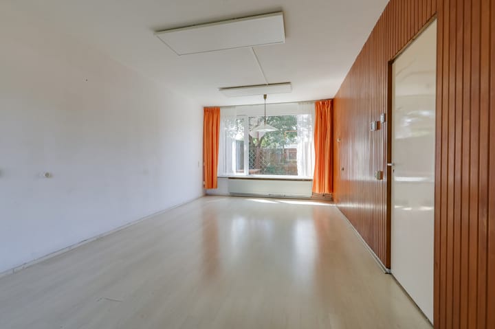 Photo 9 of Leliestraat 5