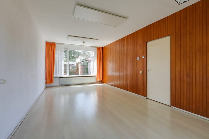 Photo 10 of Leliestraat 5