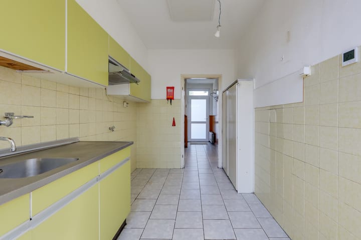 Photo 11 of Leliestraat 5