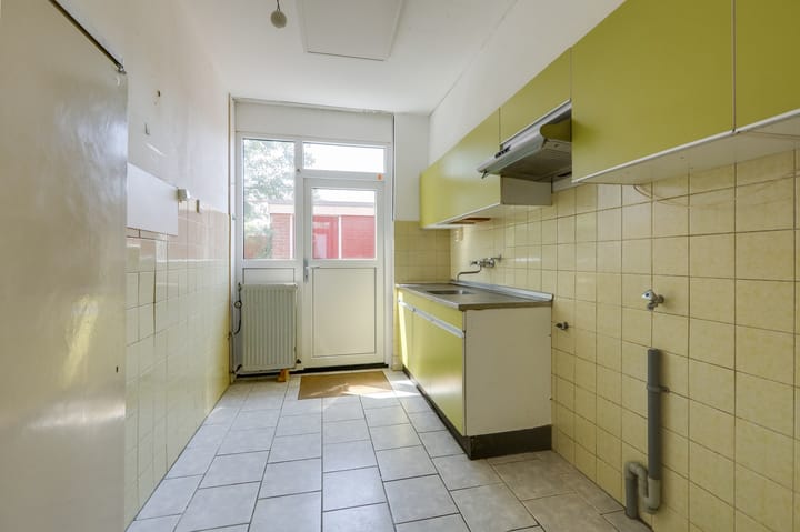 Photo 12 of Leliestraat 5