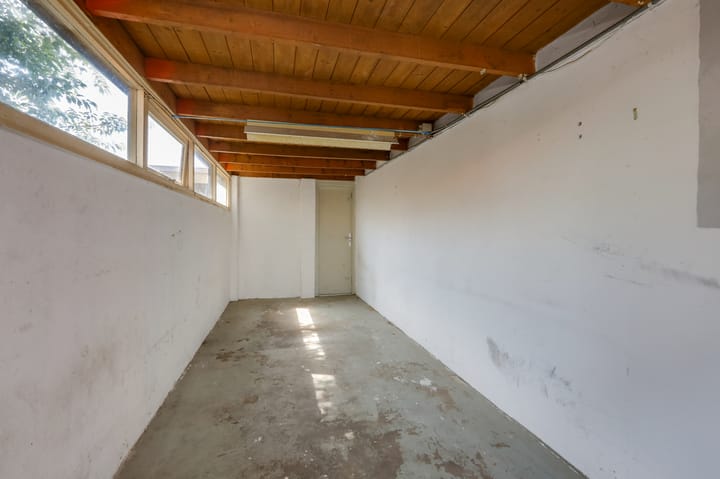 Photo 16 of Leliestraat 5