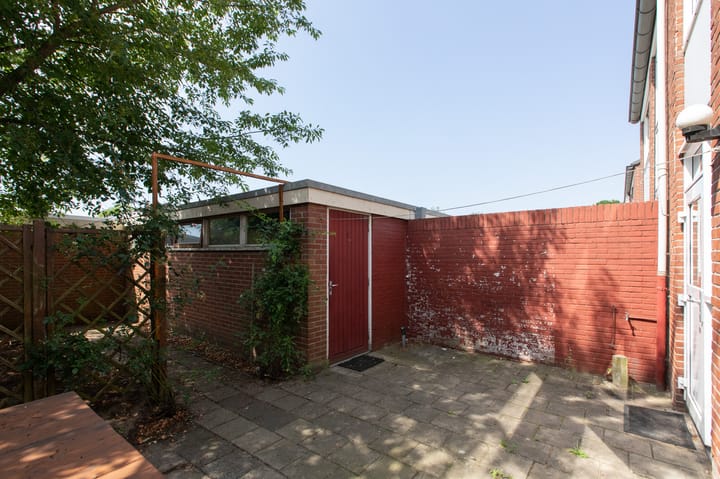 Photo 18 of Leliestraat 5