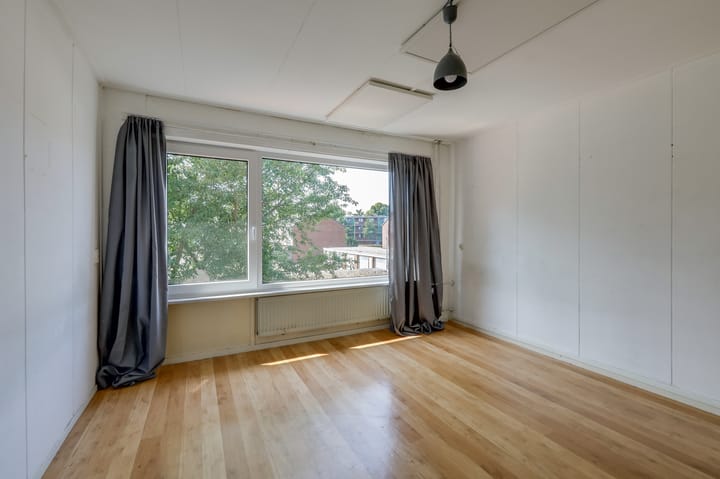 Photo 28 of Leliestraat 5