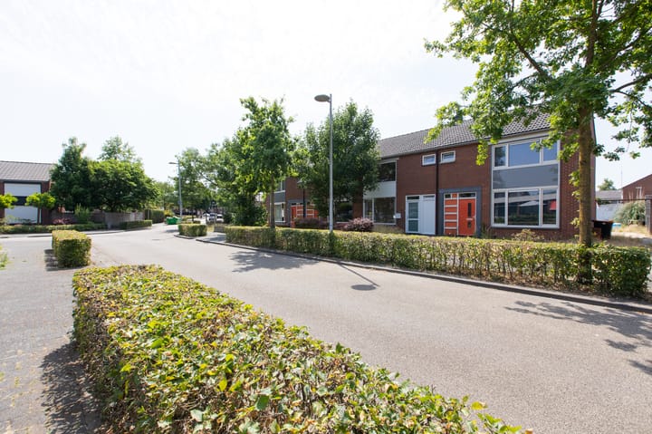 Photo 44 of Leliestraat 5