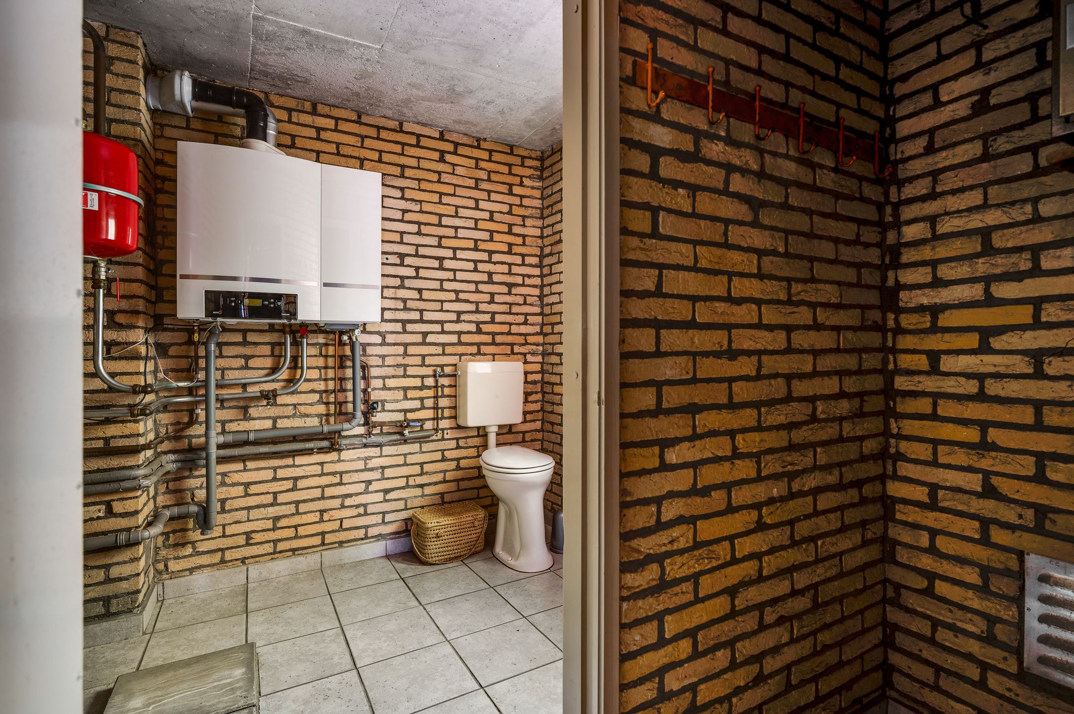 Photo 27 of Haelenerweg 17