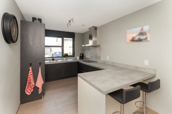 Photo 12 of Ocker Repelaerstraat 44