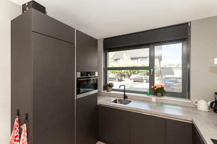 Photo 14 of Ocker Repelaerstraat 44