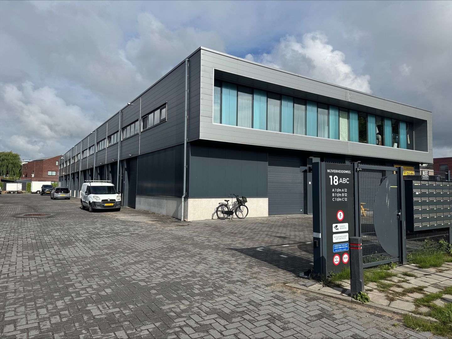 View photo 4 of Nijverheidsweg 18-B3