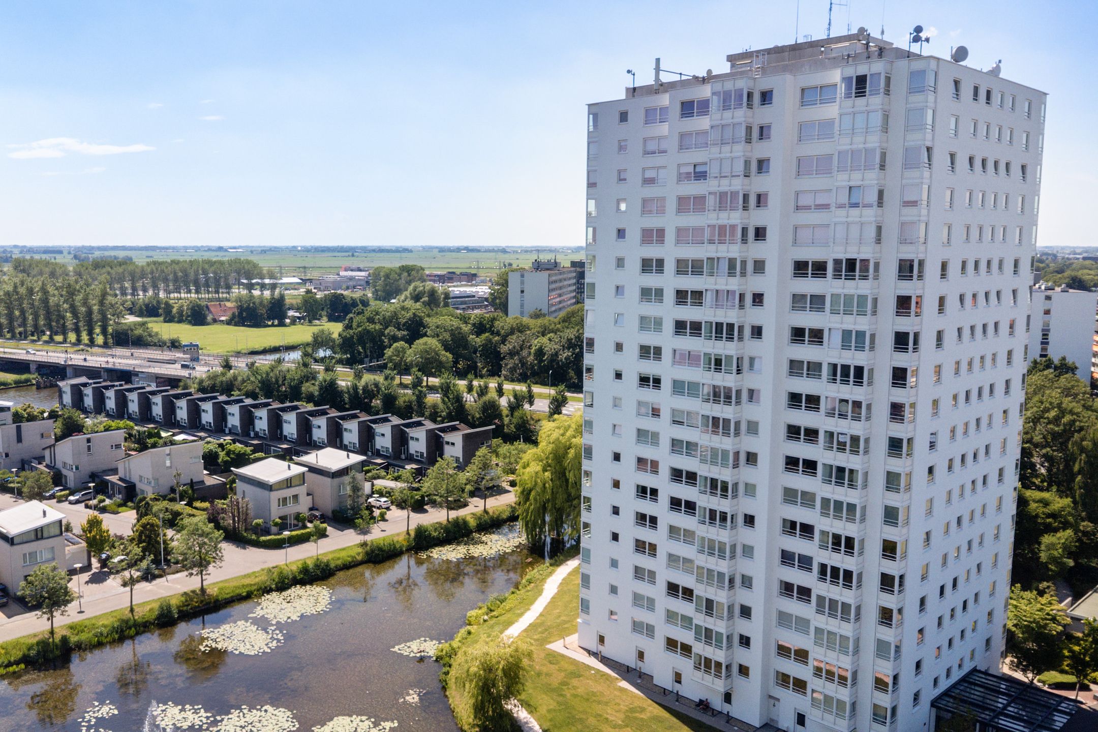 Foto 9 van Prins Clausplein 58