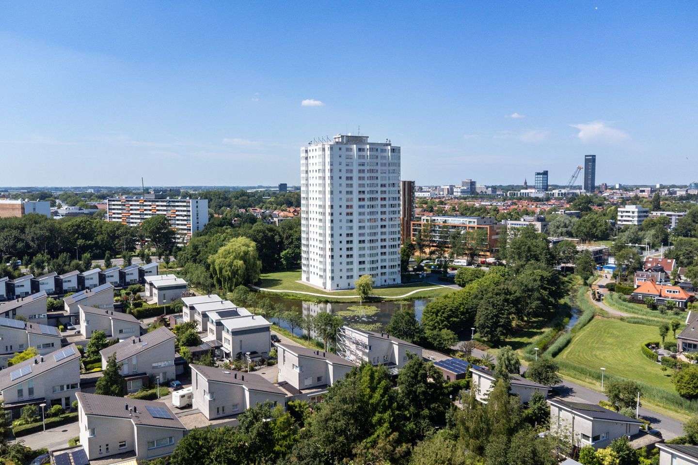 Foto 10 van Prins Clausplein 58