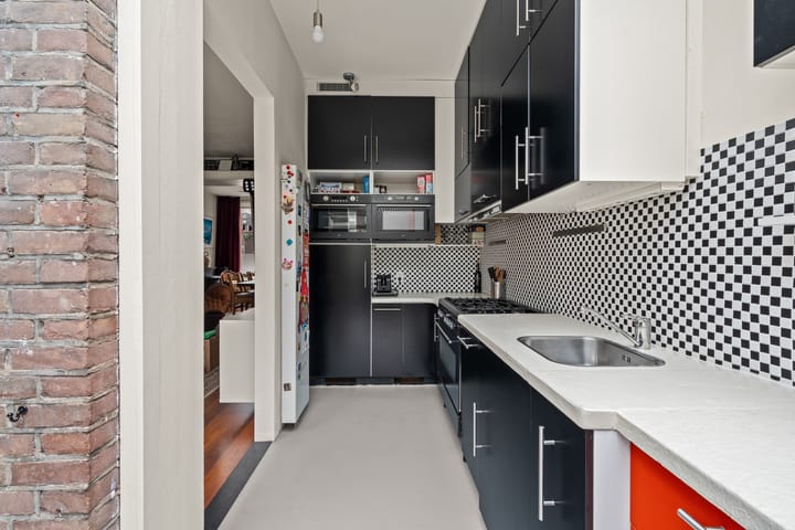 Foto 18 van Borneostraat 9