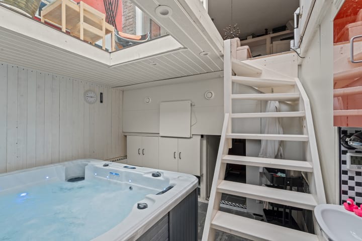 Foto 42 van Borneostraat 9