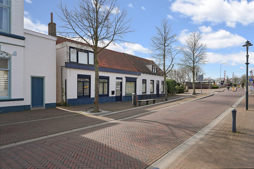Photo 2 of Kanaalstraat 105