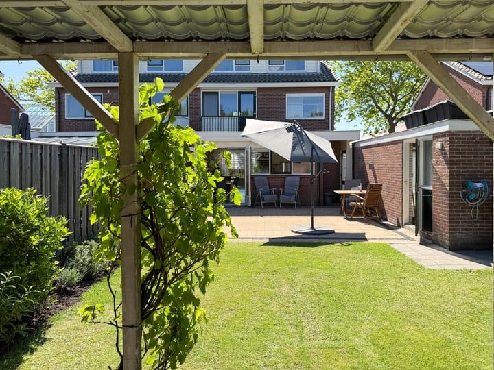 Photo 41 of Basiusstraat 13