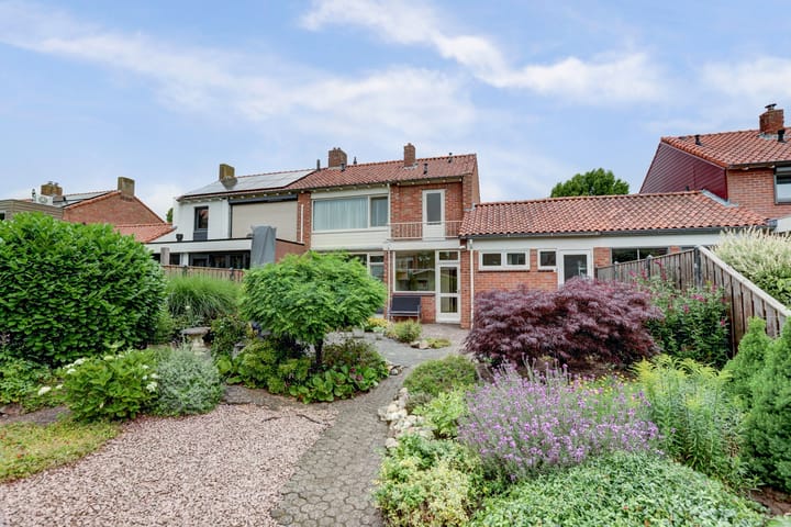 Foto 2 van Van Middachtenweg 12