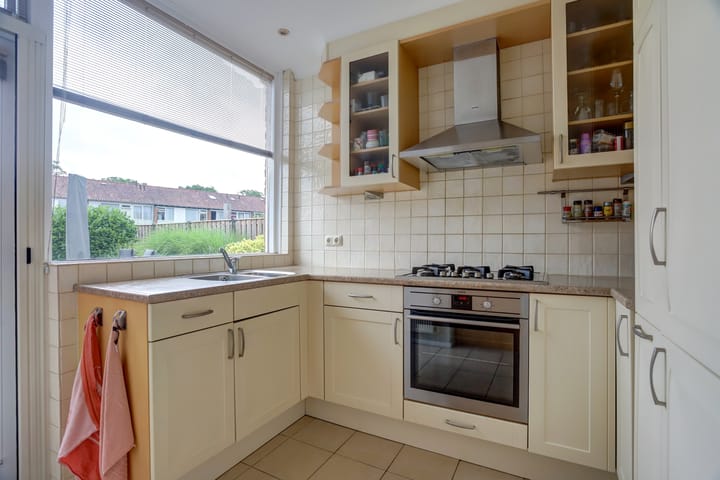 Foto 10 van Van Middachtenweg 12