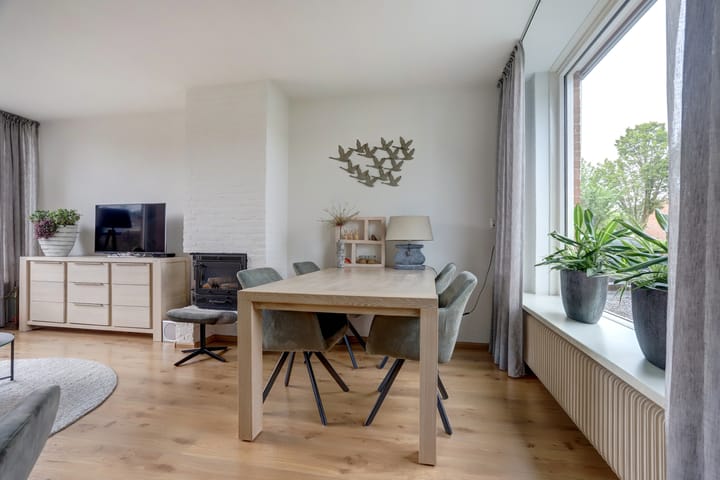 Foto 12 van Van Middachtenweg 12