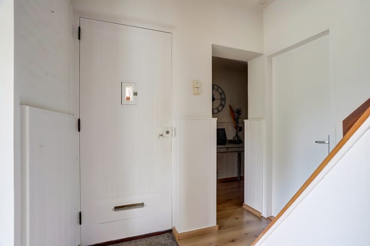 Foto 15 van Van Middachtenweg 12