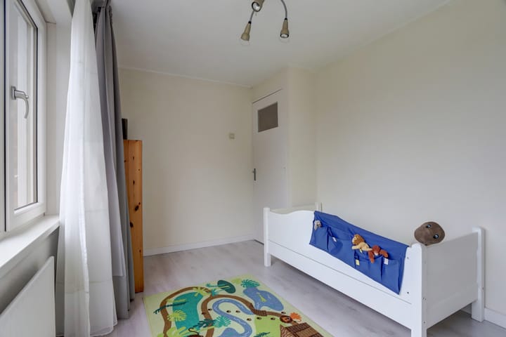 Foto 26 van Van Middachtenweg 12