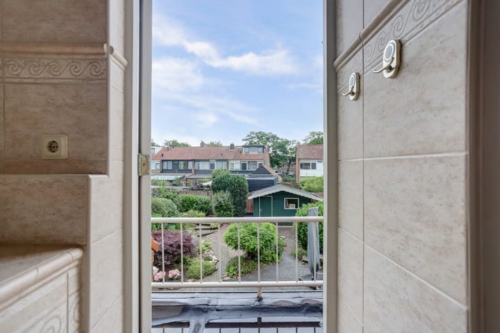 Foto 31 van Van Middachtenweg 12